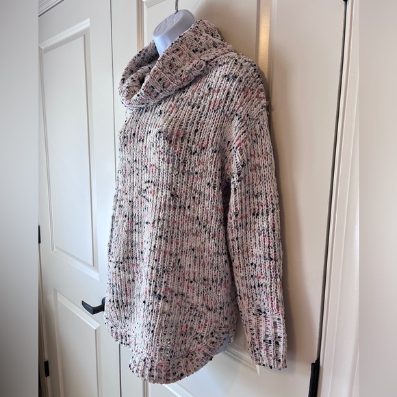 Jessica Simpson Sweater size S - Picture 4 of 9